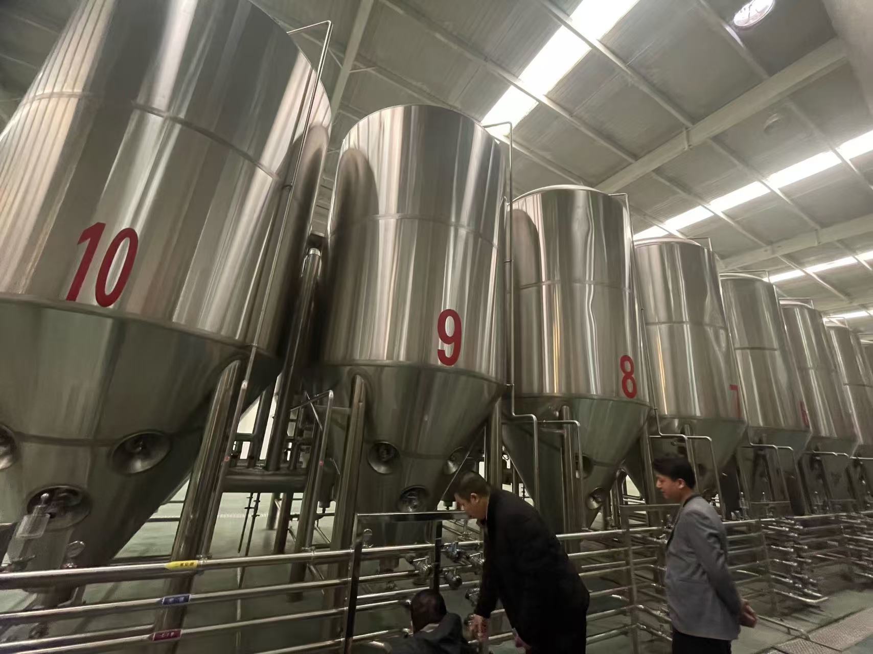 六弓乡精酿啤酒设备厂—平面布置、设备设计、制造、调试、培训等一条龙服务